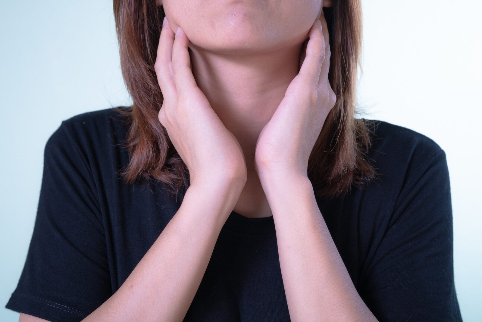 woman with neckpain