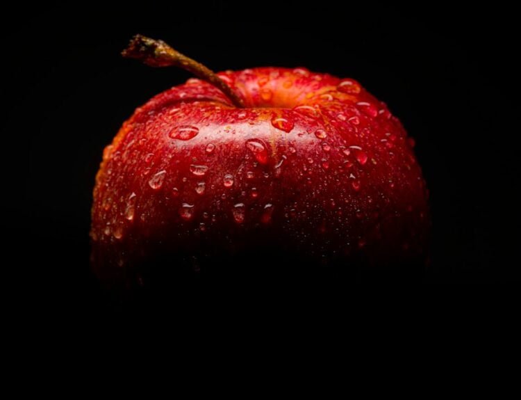 red-apple